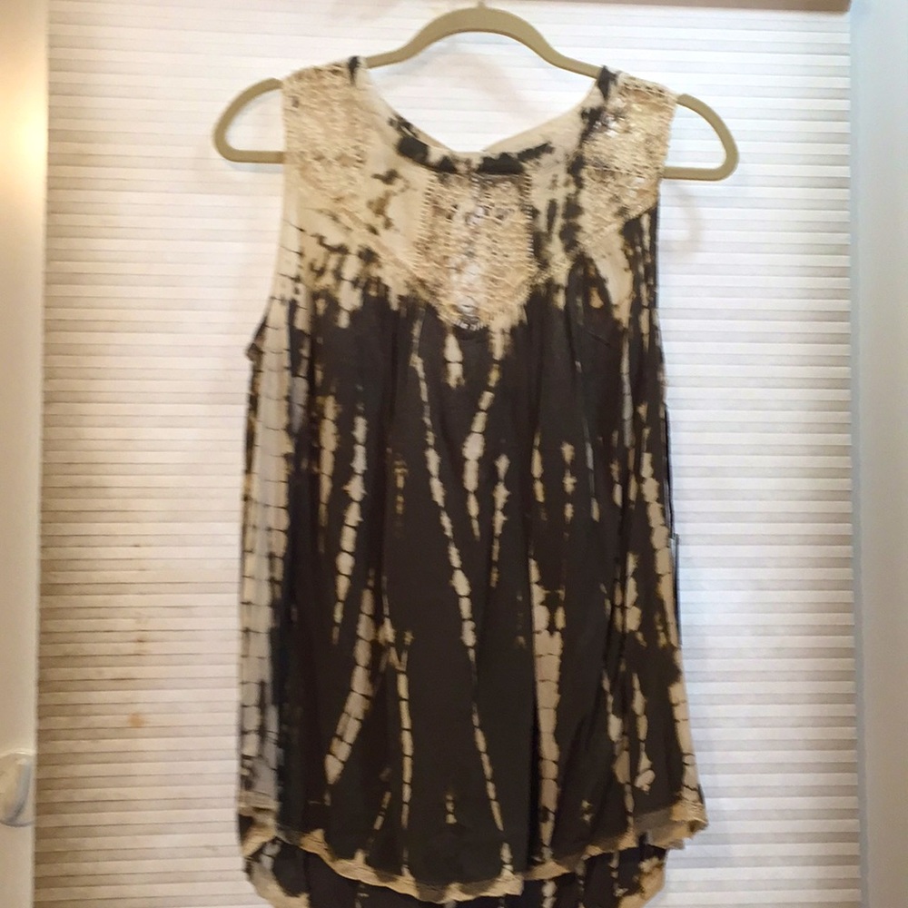 NWT Hand Dyed knox Rose Green & Ivory Top